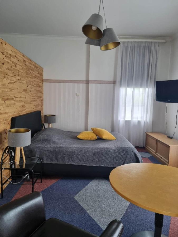 Hotell De Tolly Tõrve Esterno foto