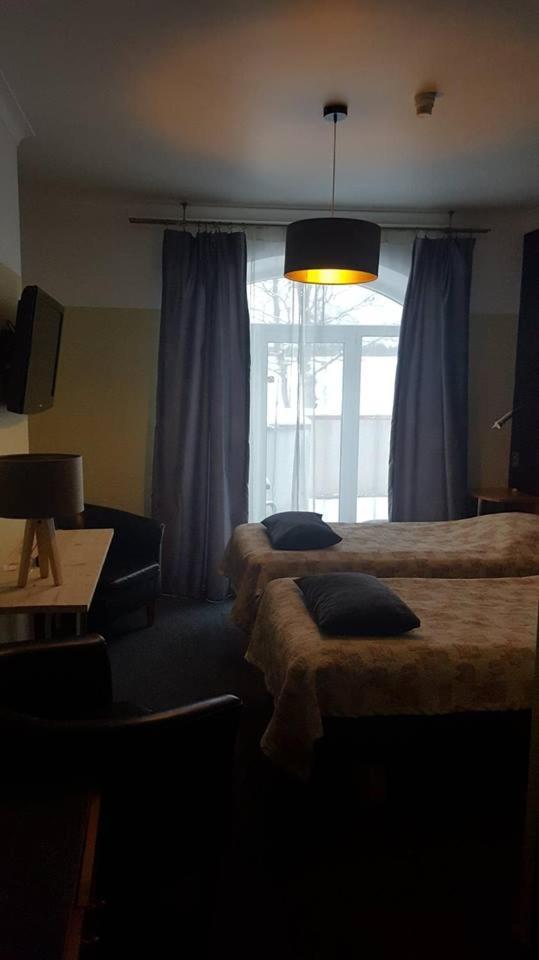Hotell De Tolly Tõrve Esterno foto